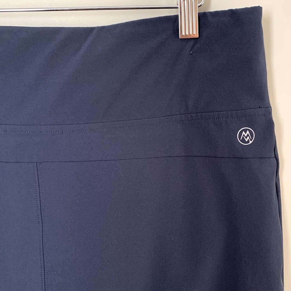 Cloudveil size M navy skort - Picture 7 of 11